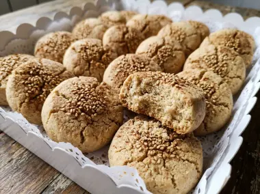Mantecados tradicionales de canela y ajonjolí caseros