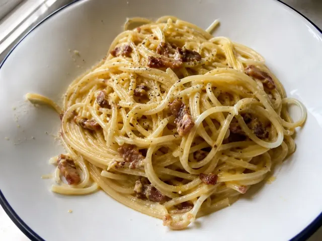 Espaguetis A La Carbonara Tradicional