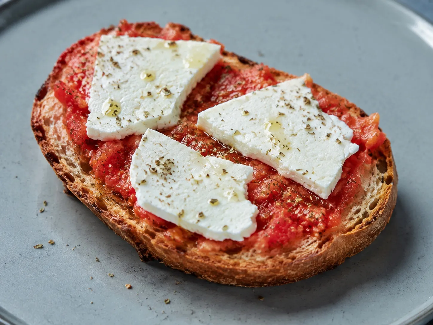 Tostadas De Tomate Y Queso Fresco