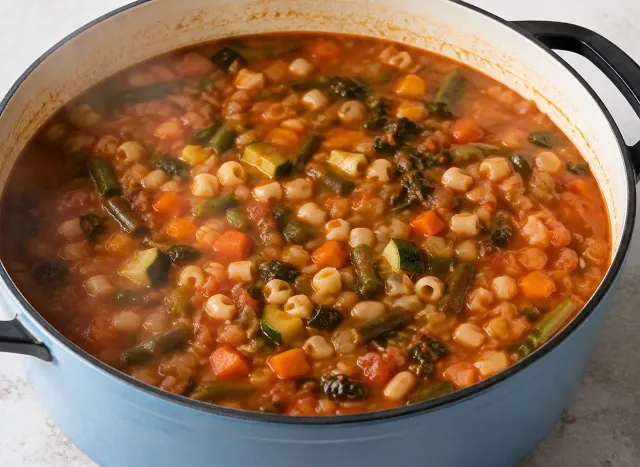 Minestrone De Verduras, Alubias Y Pasta