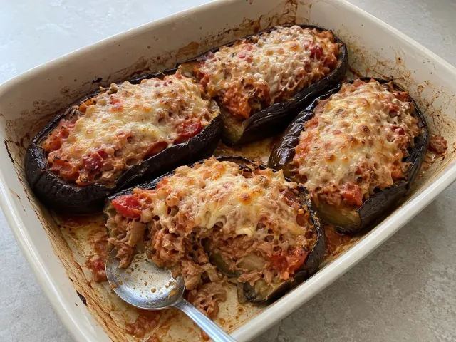Berenjenas Rellenas De Atún Y Tomate Gratinadas