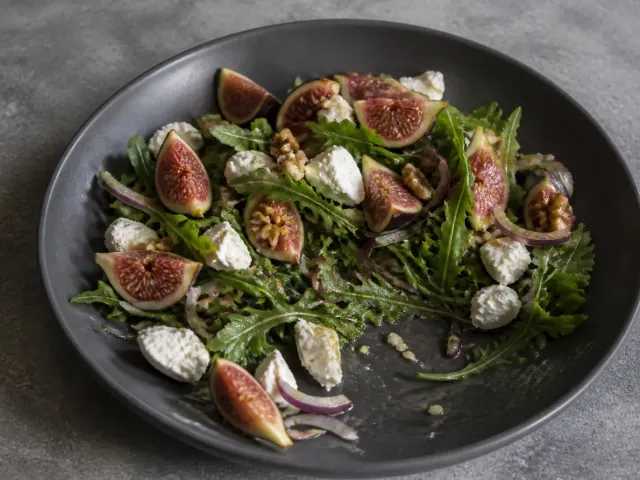 Ensalada De Higos, Queso De Cabra Y Nueces