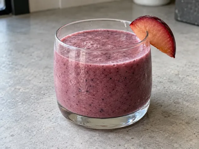 Batido Cremoso De Ciruela, Yogur Y Canela