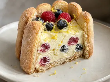 Charlota Fría De Limón Y Frutos Rojos