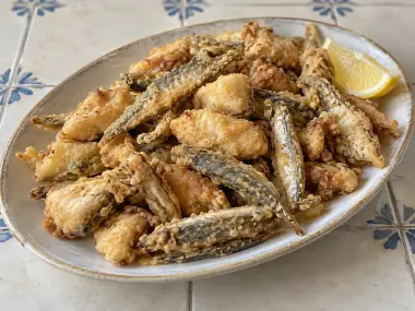 Fritura Andaluza De Pescado: Pescaíto Frito Crujiente